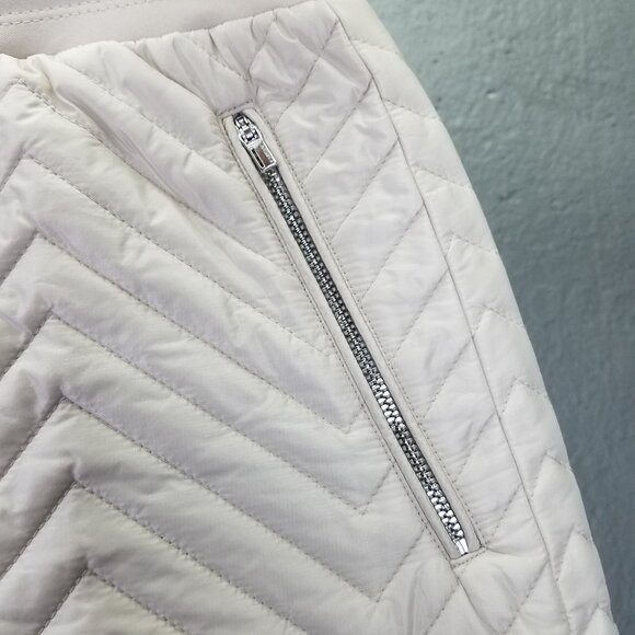Athleta Apres Ski Shorts Women's 8 Solstice Quilted Cream Pull On Pockets NEW - Picture 5 of 16